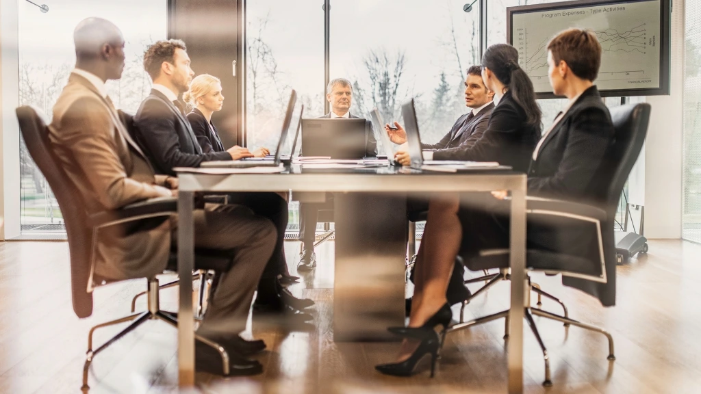 perbandingan PT PMA dan PT lokal untuk ekspansi