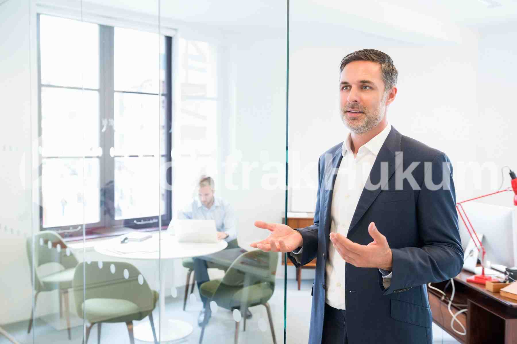 Syarat Mengangkat WNA Menjadi Direktur di PT Lokal